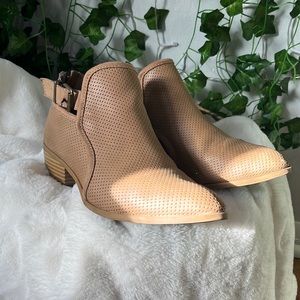 Express beige heeled booties